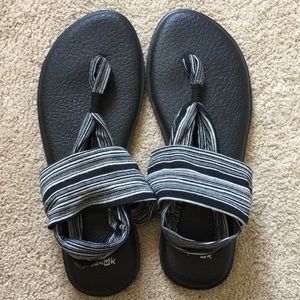 Sanuk yoga sling sandals size 10